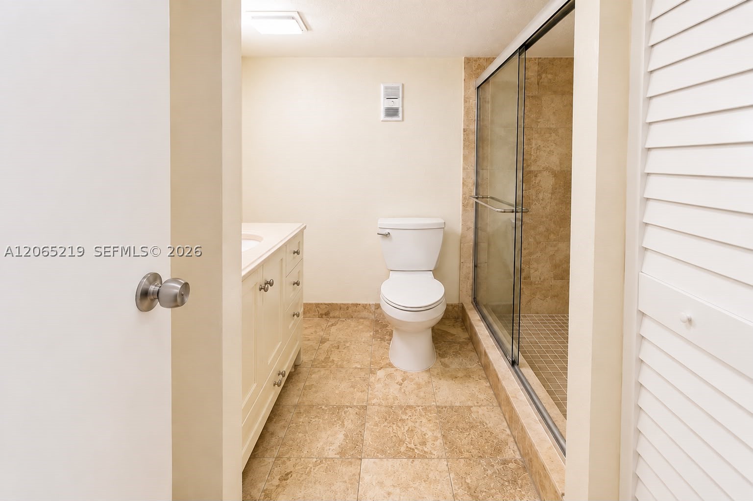 250 Jacaranda Dr 805 Property Photo 12