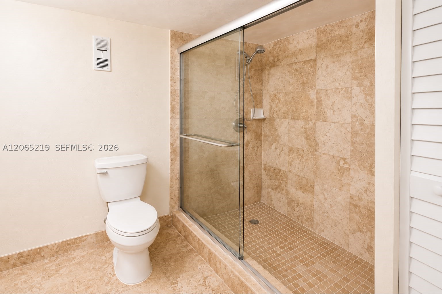 250 Jacaranda Dr 805 Property Photo 13