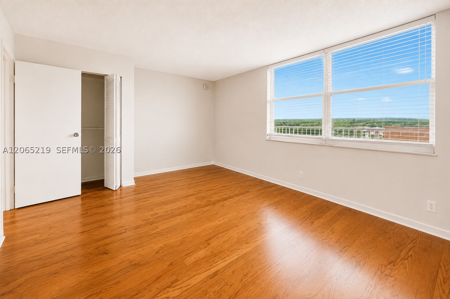 250 Jacaranda Dr 805 Property Photo 14