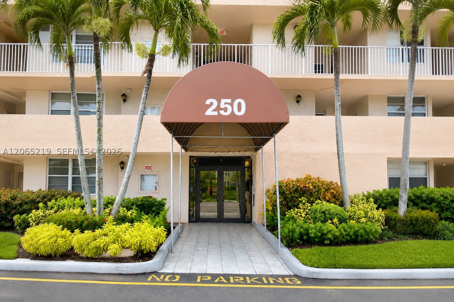 250 Jacaranda Dr 805 Property Photo 19
