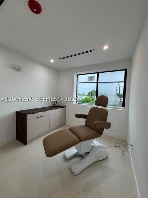 9 N Dixie Hwy 2 Property Photo 10