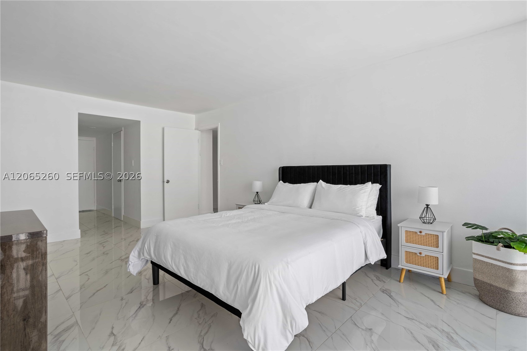 18051 Biscayne Blvd 1904-1 Property Photo 13