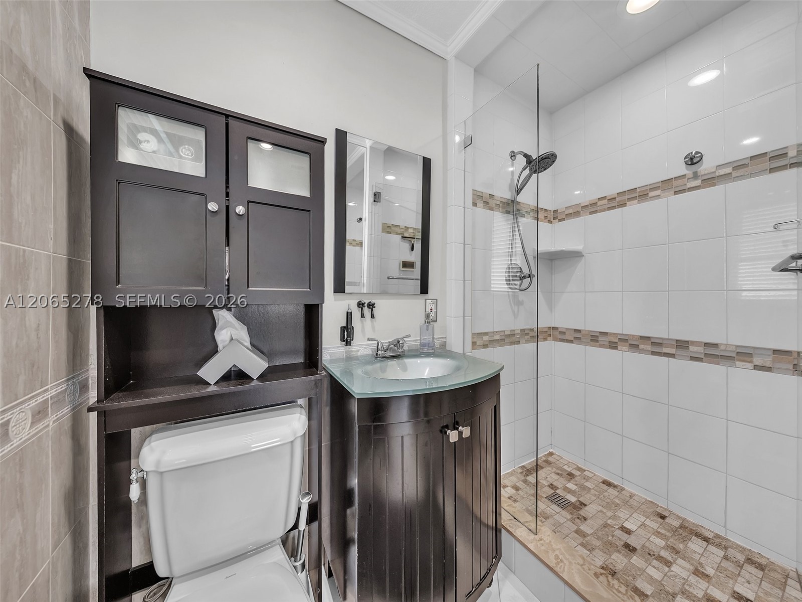 1246 Adams St Property Photo 26