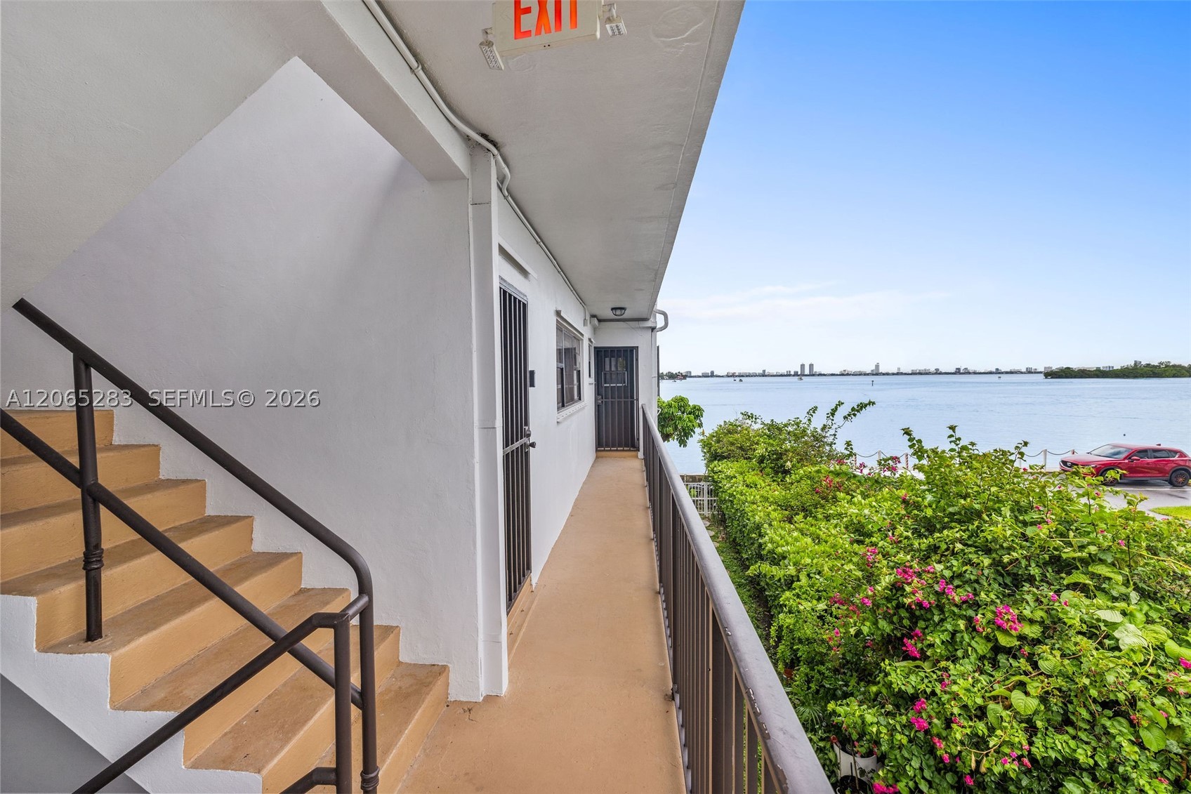 7845 Ne Bayshore Ct 12 Property Photo 16