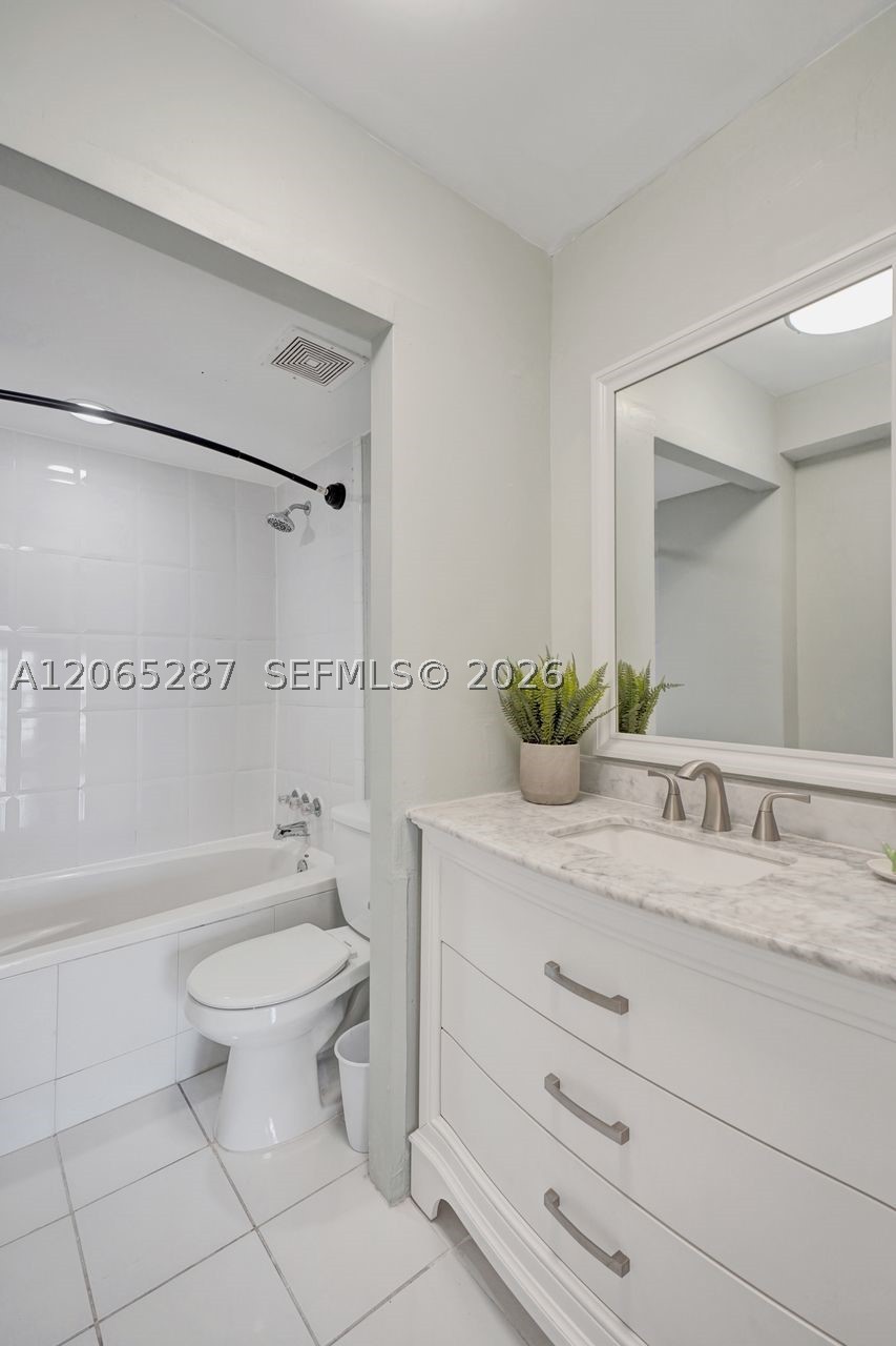 3716 Ne 168th St 301 Property Photo 53