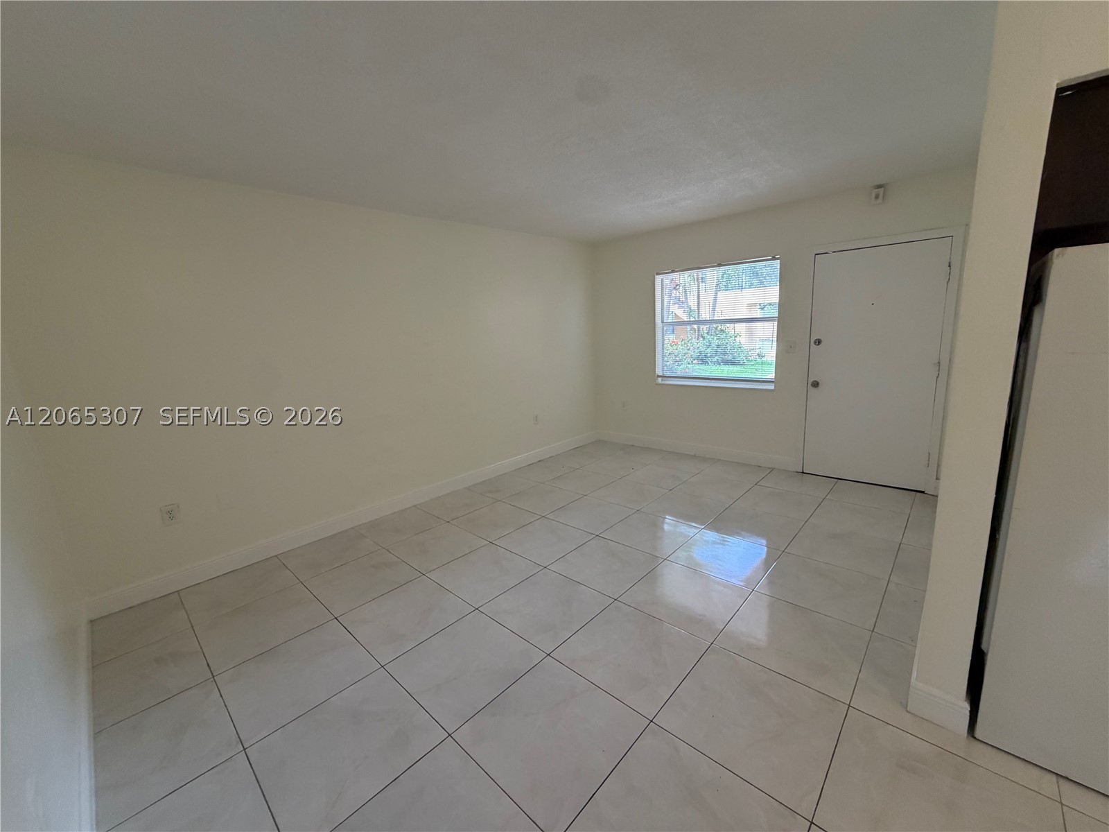 16150 NE 19th Ct 2 Property Photo 1