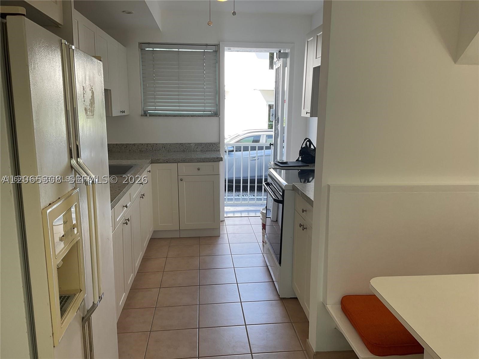 10178 Collins Ave 109 Property Photo 3