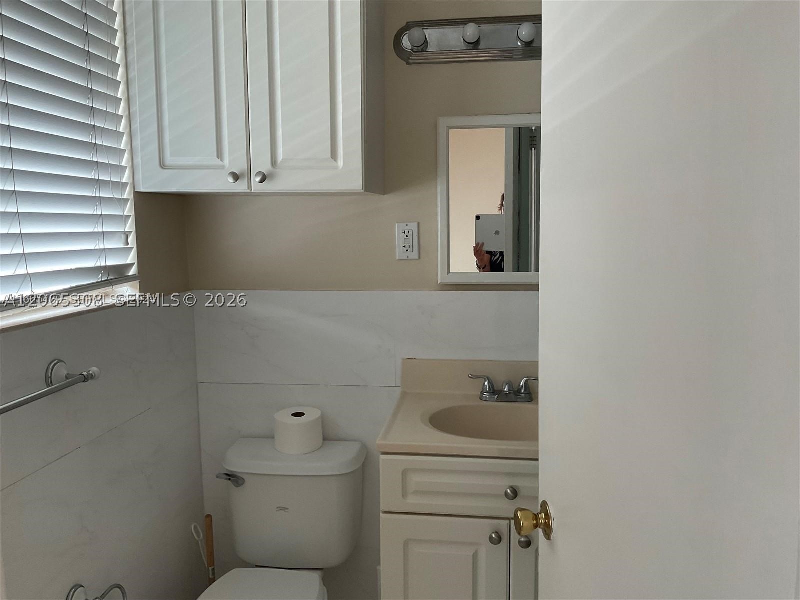 10178 Collins Ave 109 Property Photo 10