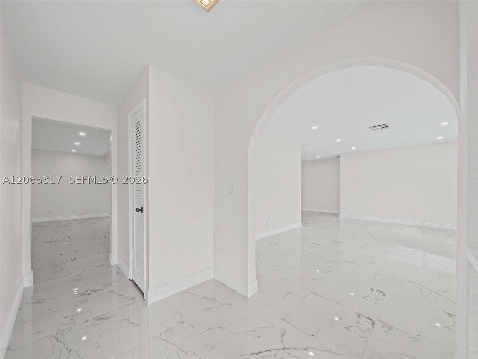 10251 Nw 39th Ct Property Photo 11