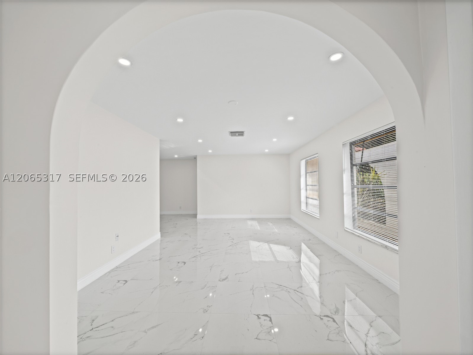 10251 Nw 39th Ct Property Photo 12