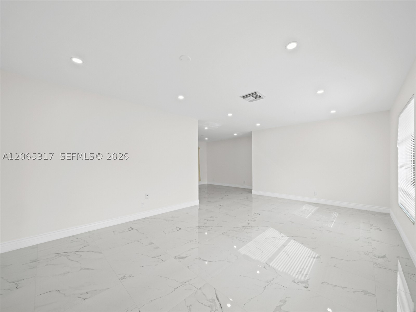 10251 Nw 39th Ct Property Photo 13