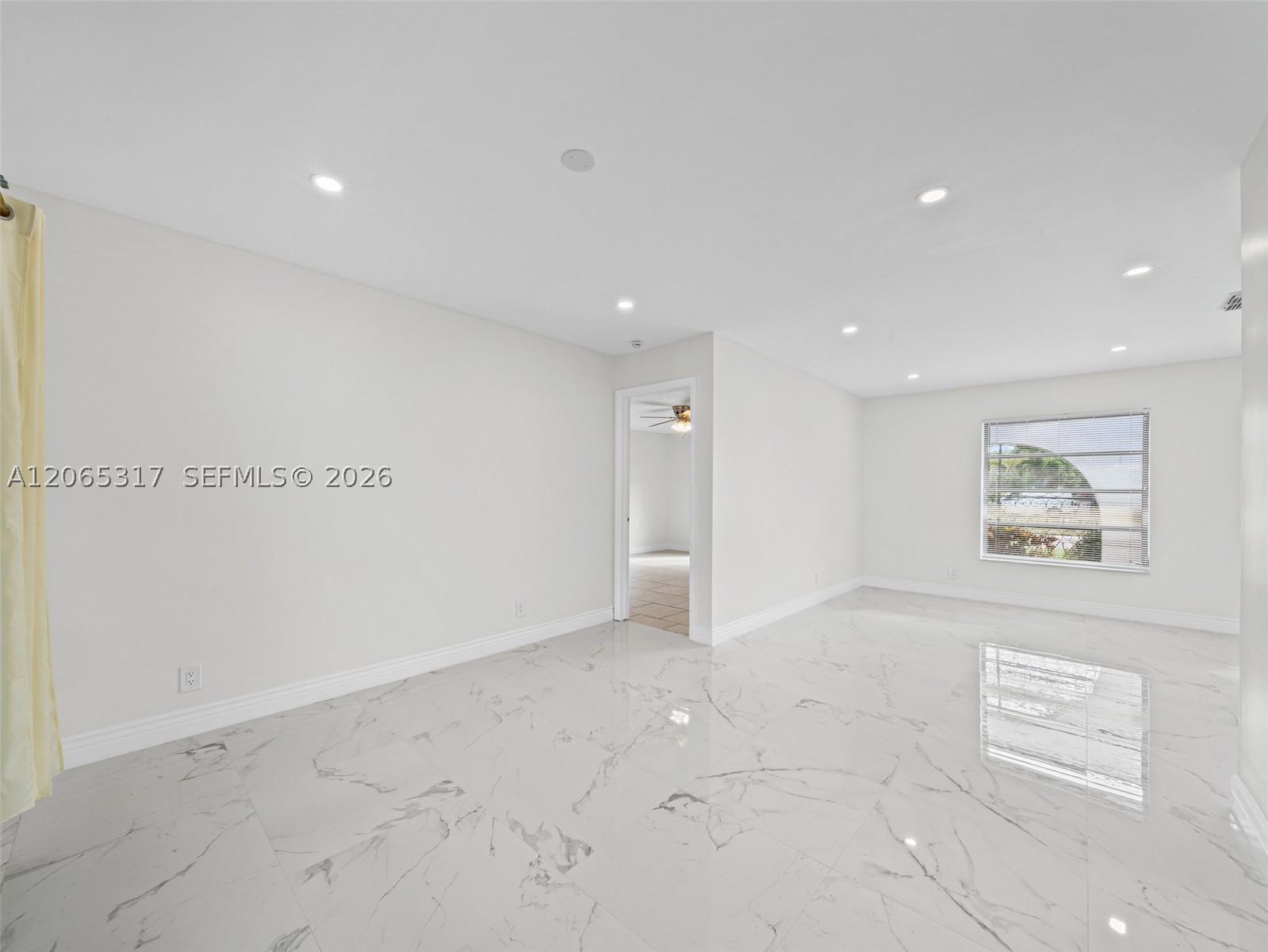 10251 Nw 39th Ct Property Photo 15