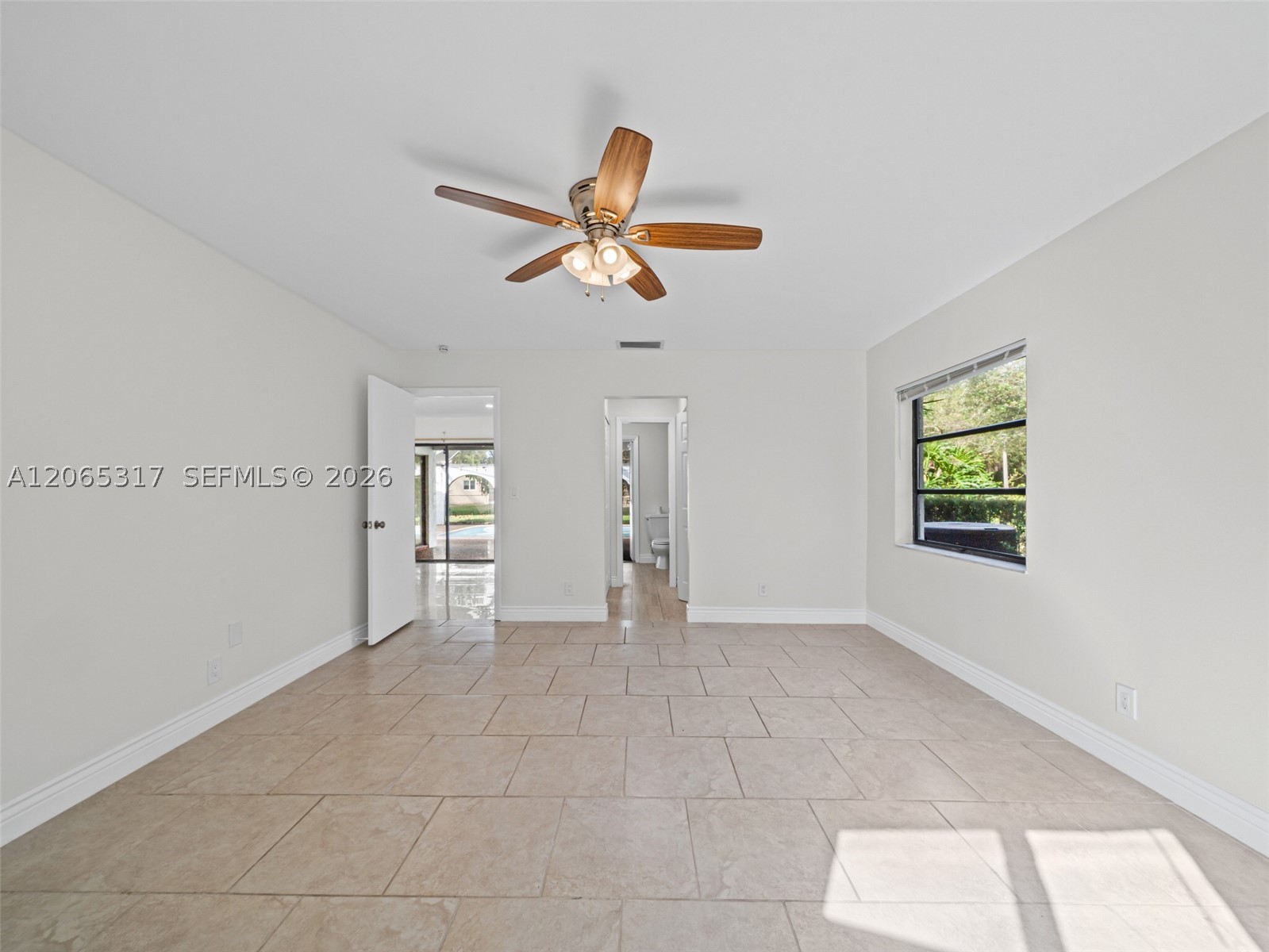 10251 Nw 39th Ct Property Photo 17