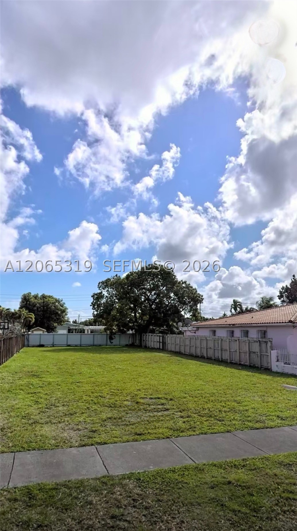 5520 Sw 1st St Property Photo 6