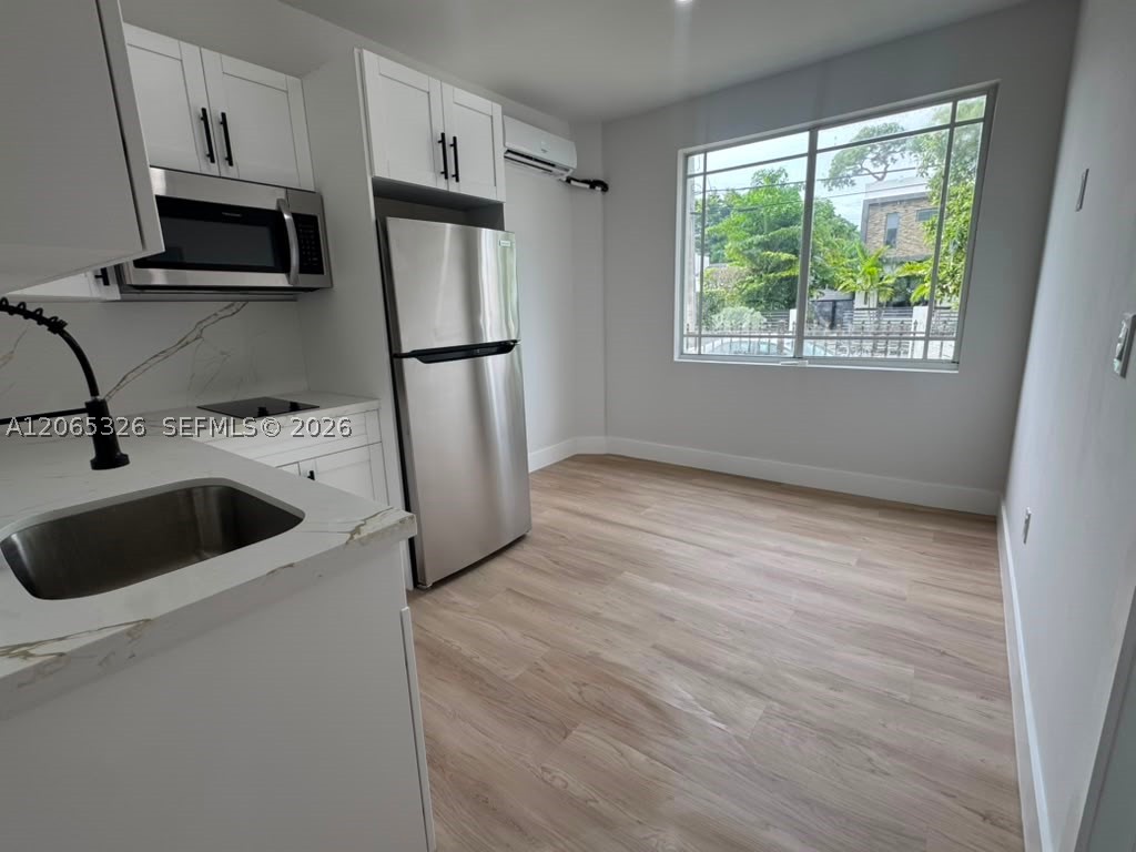 2425 SW 6th St 1 Property Photo 1