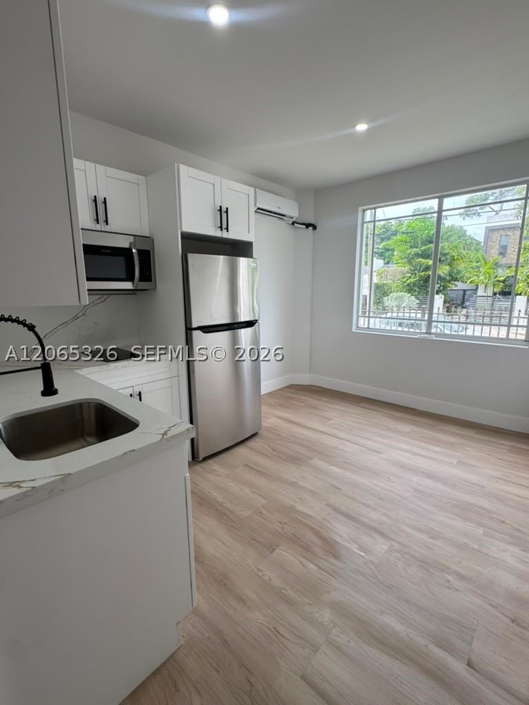 2425 Sw 6th St 1 Property Photo 2