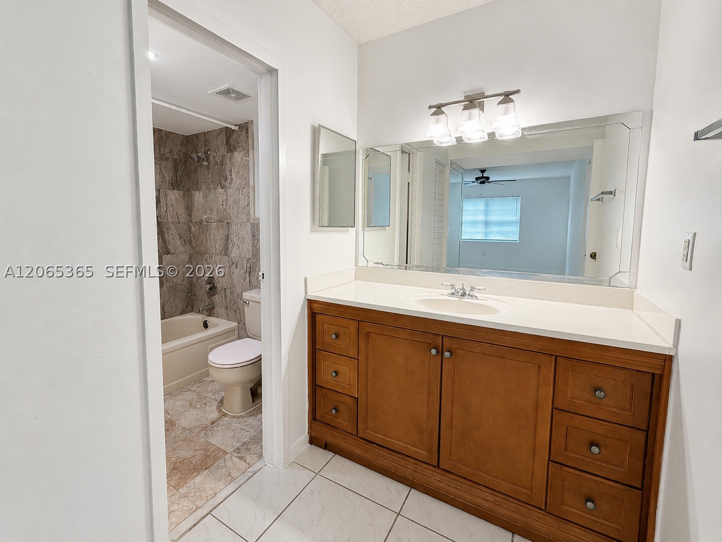 4384 Nw 9th Ave 18-2a Property Photo 8