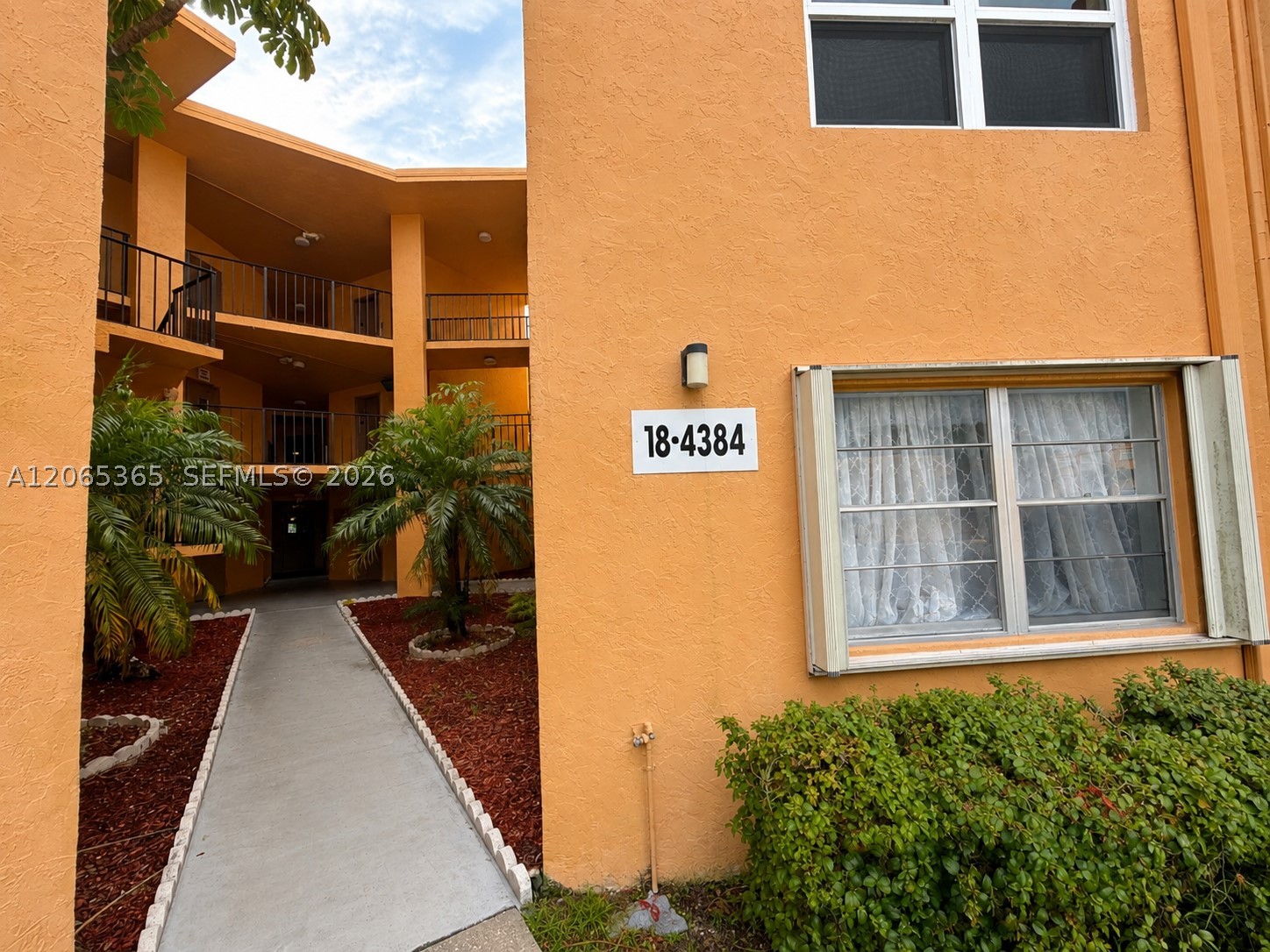 4384 Nw 9th Ave 18-2a Property Photo 14