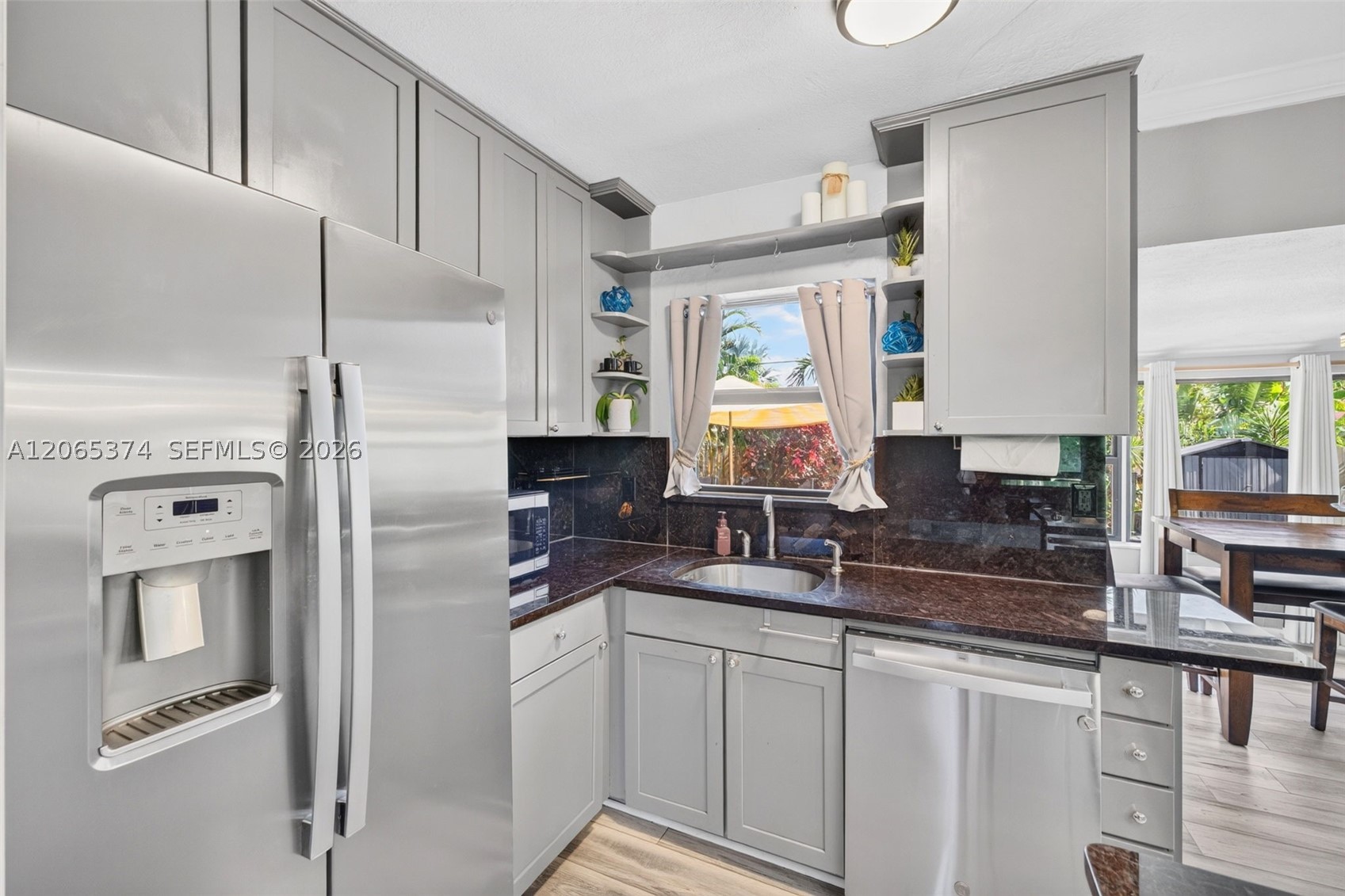 300 Nw 28th St Property Photo 17