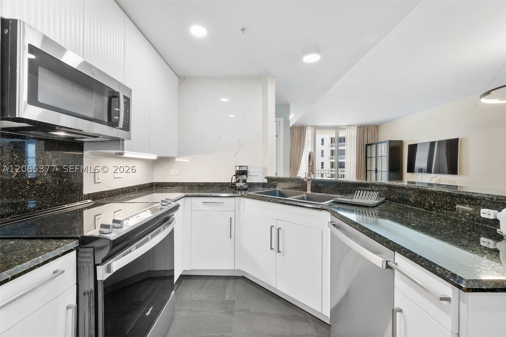 801 Brickell Key Blvd 1805 Property Photo 10