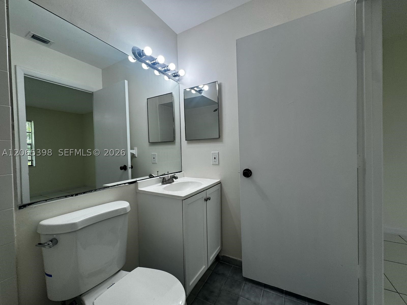8848 Nw 76th Ct Property Photo 18