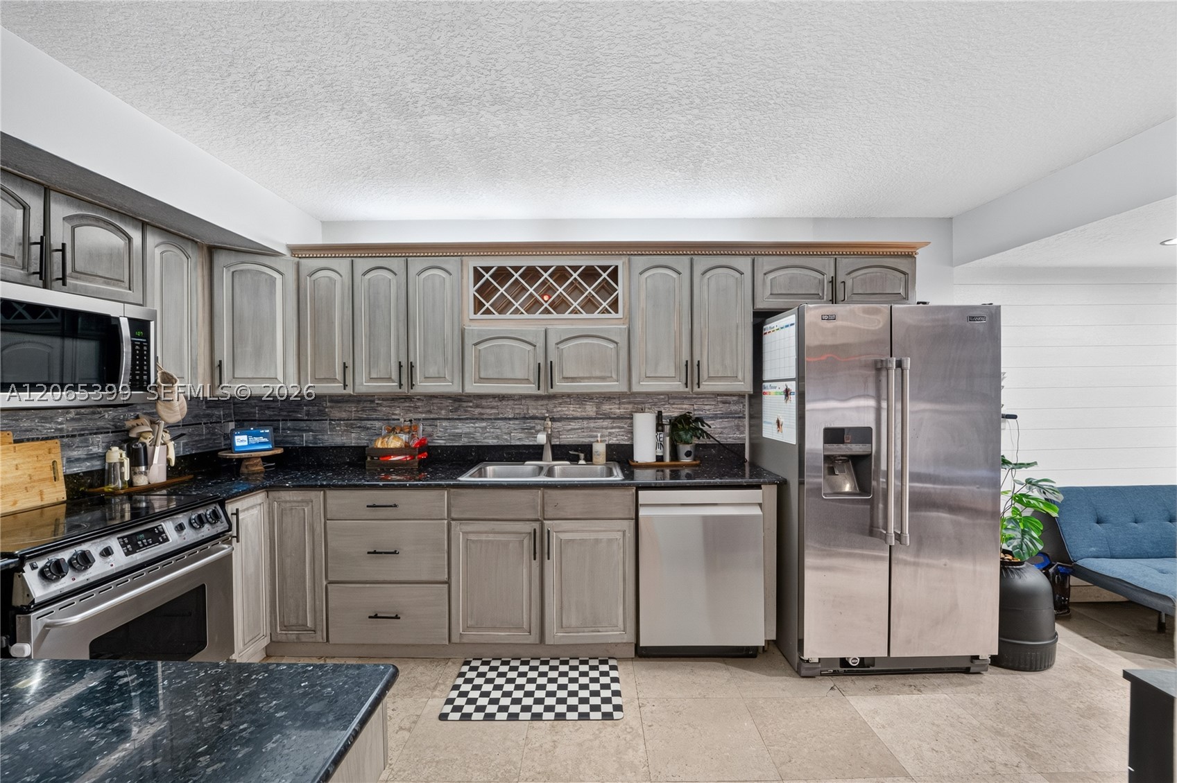 8703 Cleary Blvd Property Photo 10