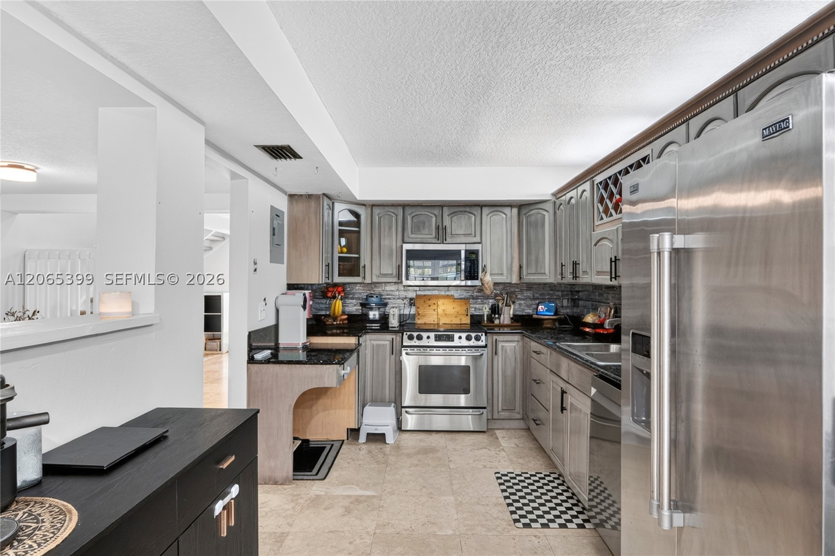 8703 Cleary Blvd Property Photo 11