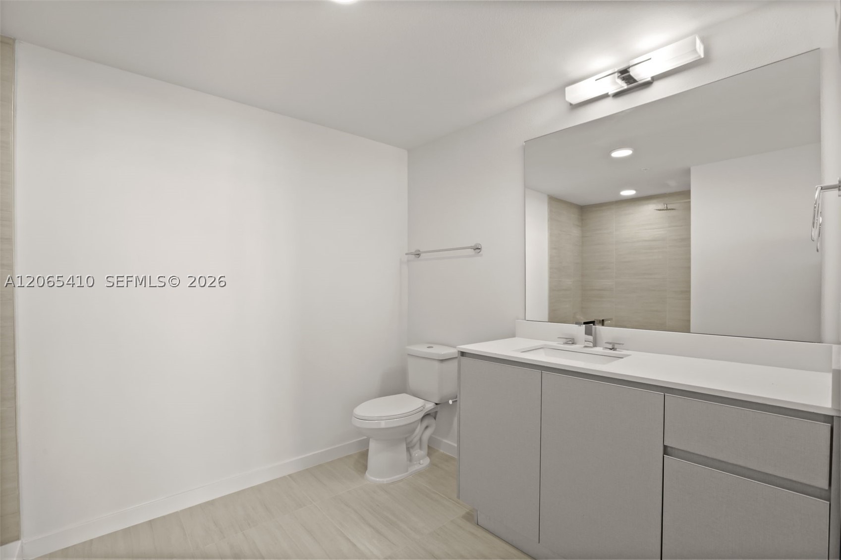 5563 Millenia Park Blvd 401 Property Photo 33