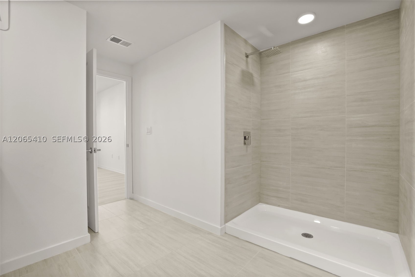 5563 Millenia Park Blvd 401 Property Photo 34