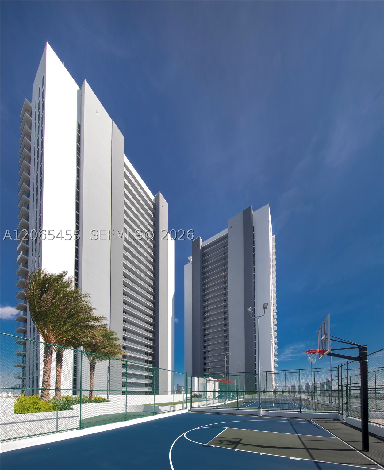 16385 Biscayne Blvd # 419 Property Photo 1