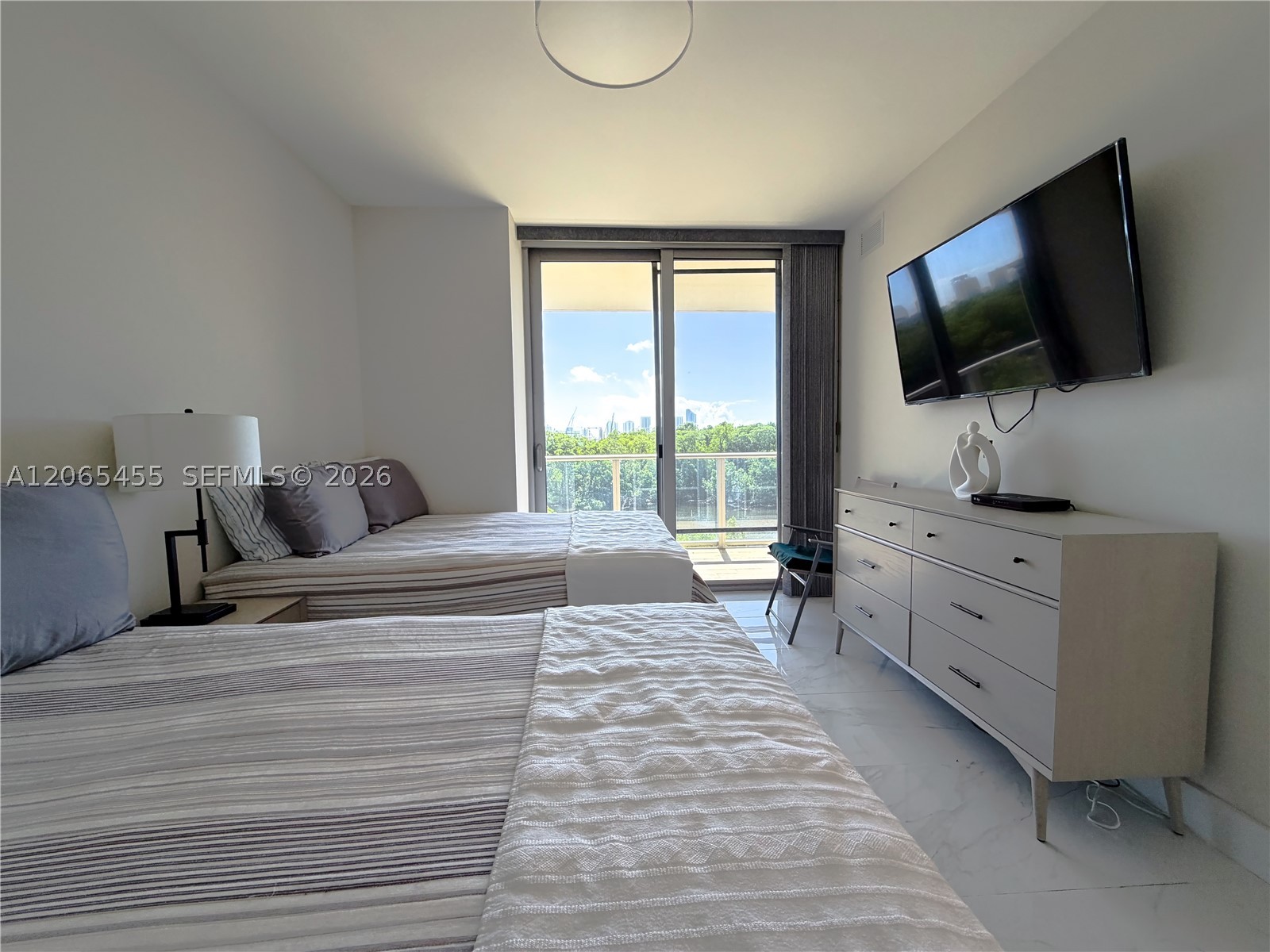 16385 Biscayne Blvd # 419 Property Photo 6