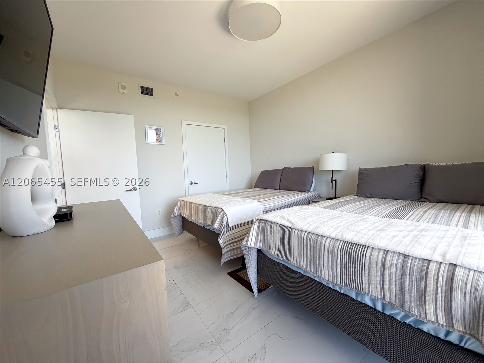 16385 Biscayne Blvd # 419 Property Photo 7