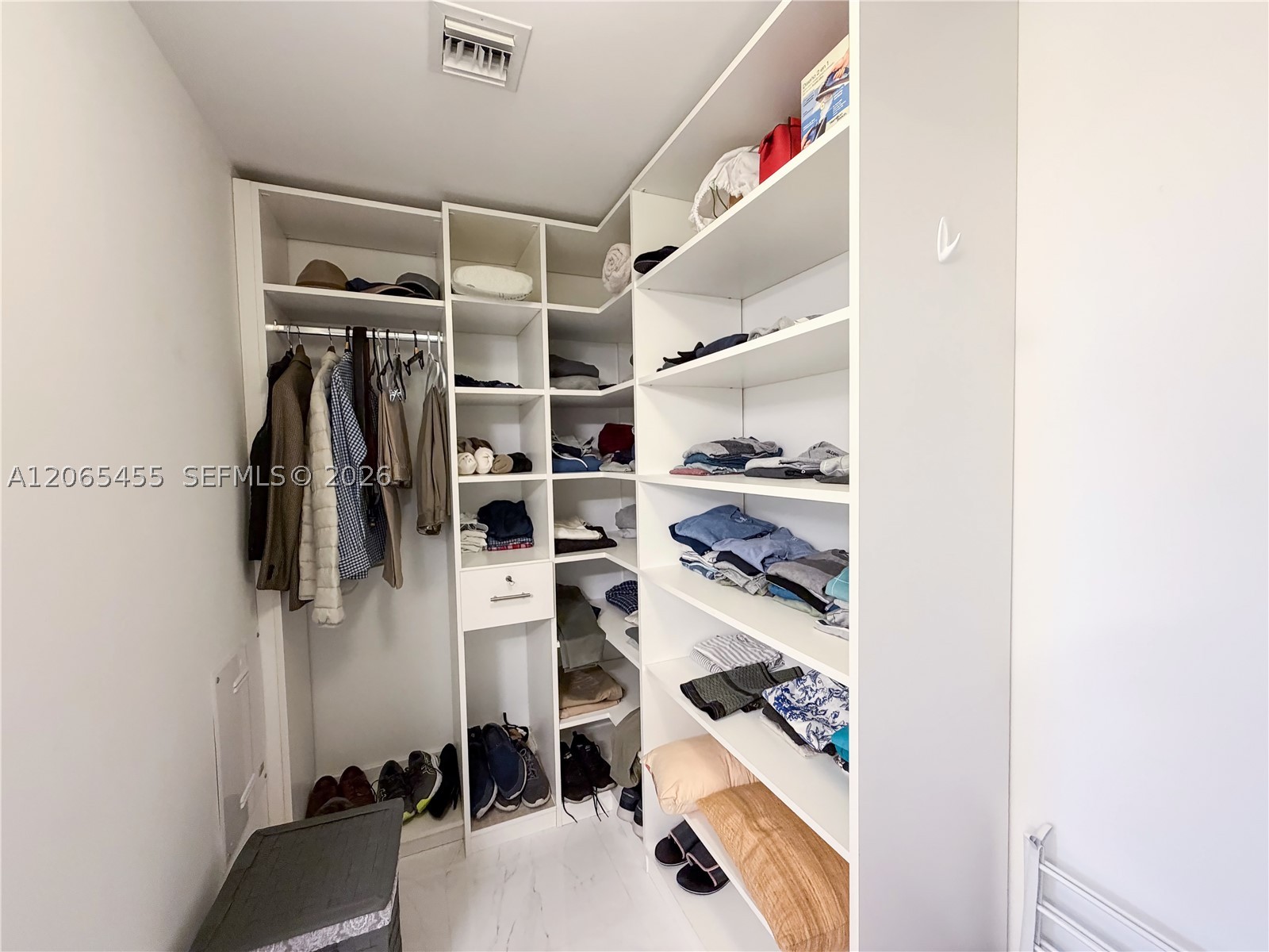 16385 Biscayne Blvd # 419 Property Photo 12