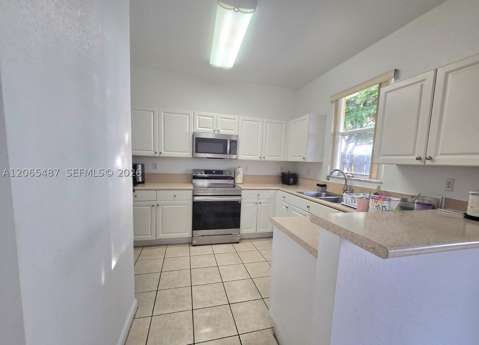 13211 Sw 127th Ct Property Photo 3
