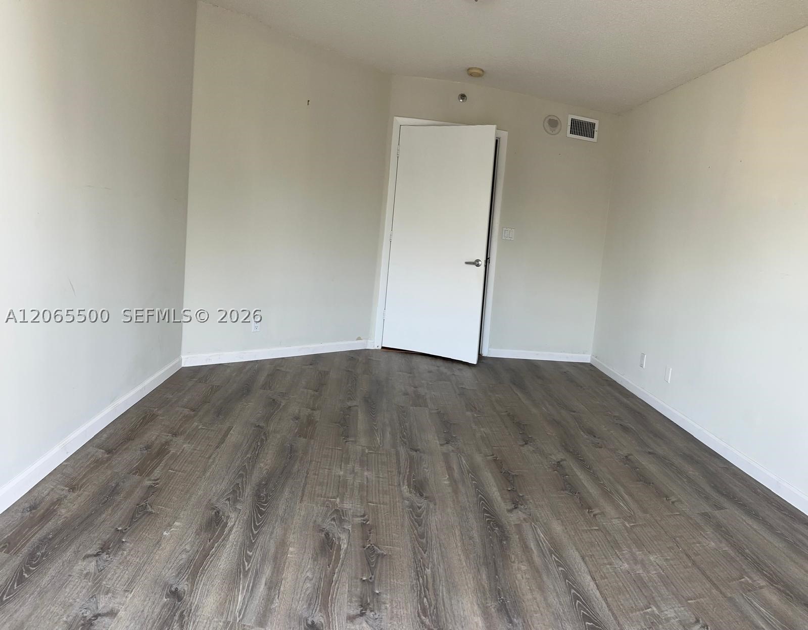 8911 Collins Ave 1103 Property Photo 9