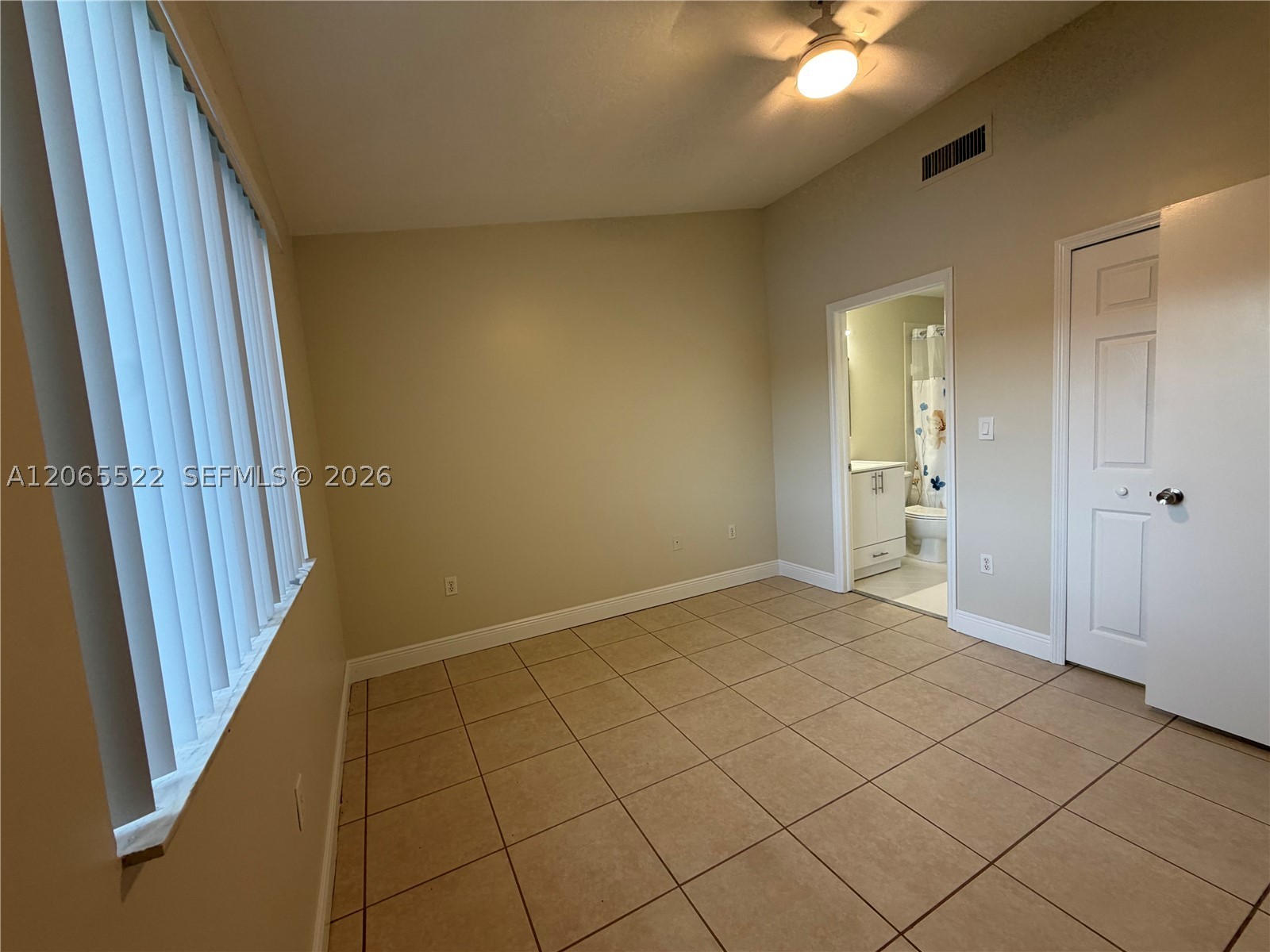 1250 Se 29th St 202-58 Property Photo 9