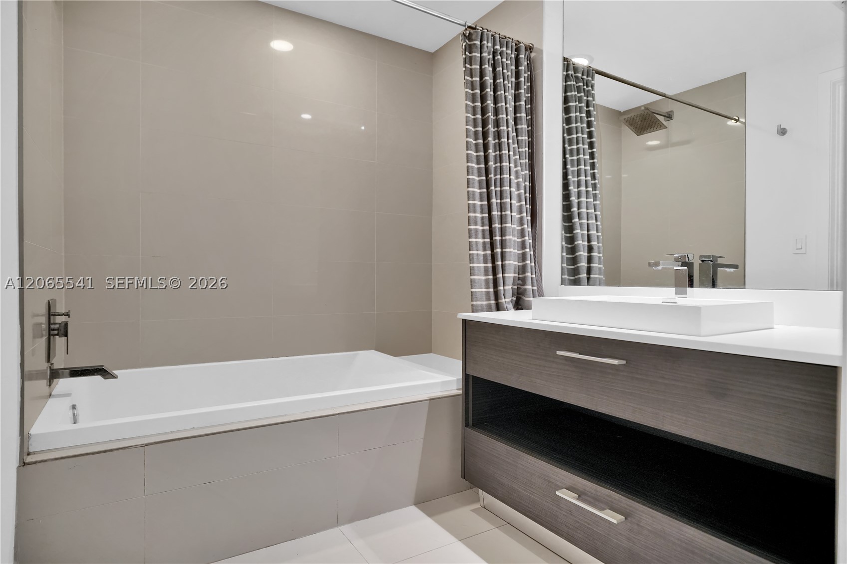 55 Sw 9th St 3504 Property Photo 15