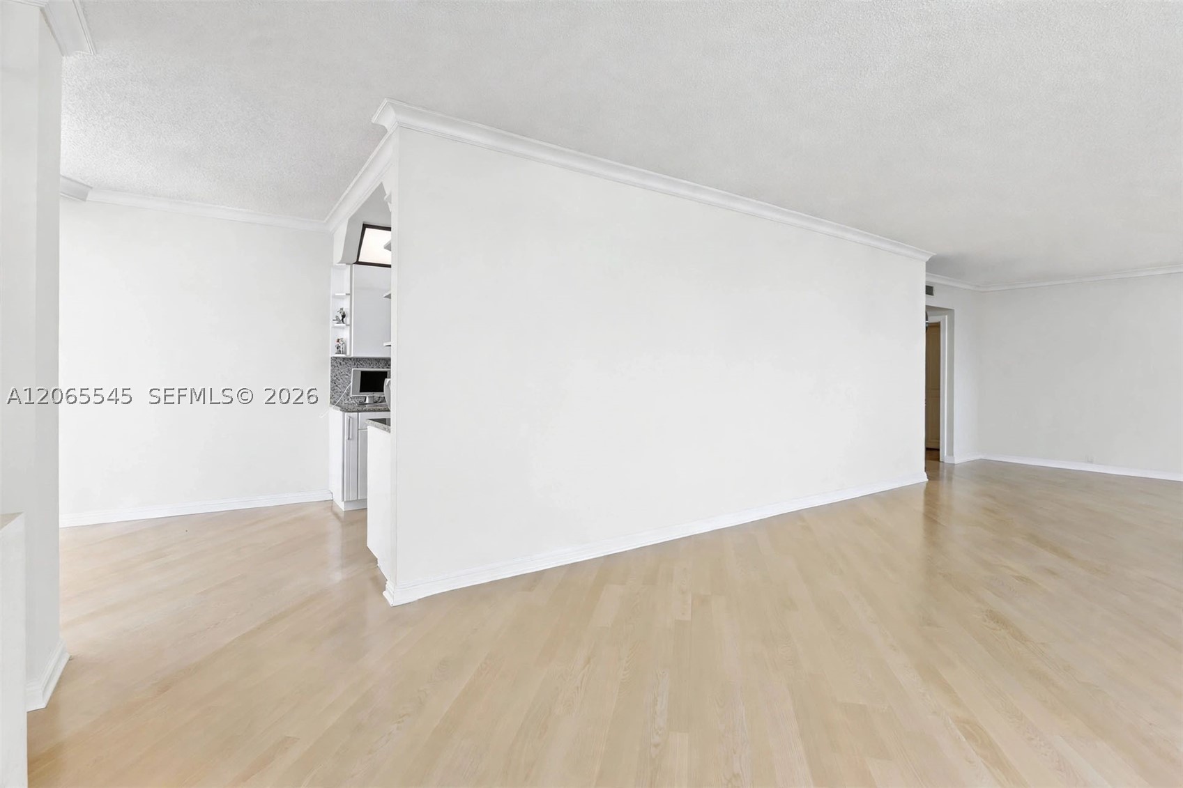 20281 E Country Club Dr 1801 Property Photo 6