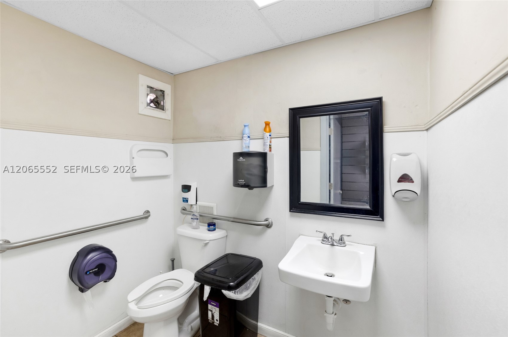 8761 Bird Rd Property Photo 12