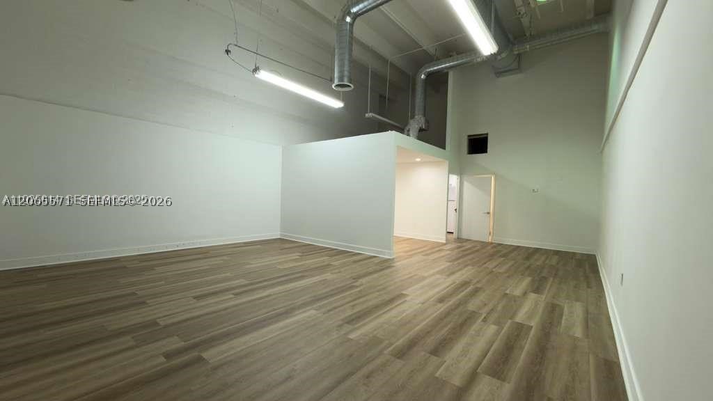 1671 W 37th St 1 Property Photo 4
