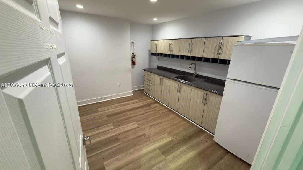 1671 W 37th St 1 Property Photo 6