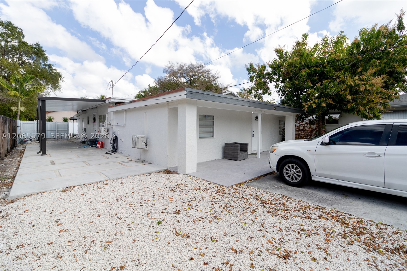 5803 Buchanan St Property Photo 1