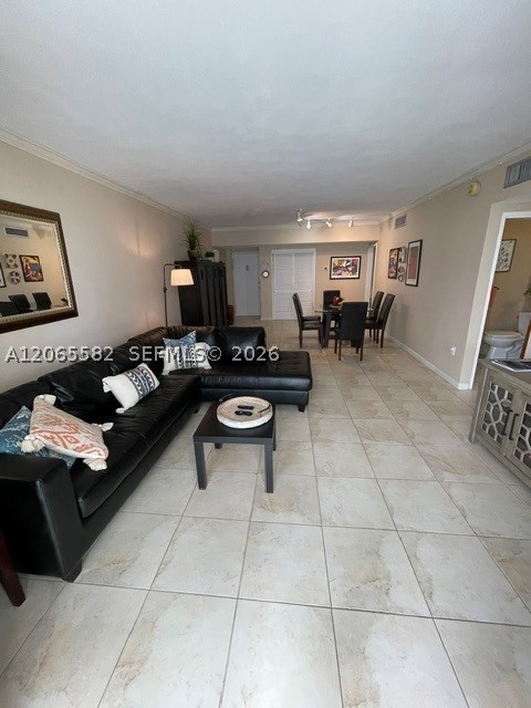 5001 Collins Ave 9e Property Photo 10