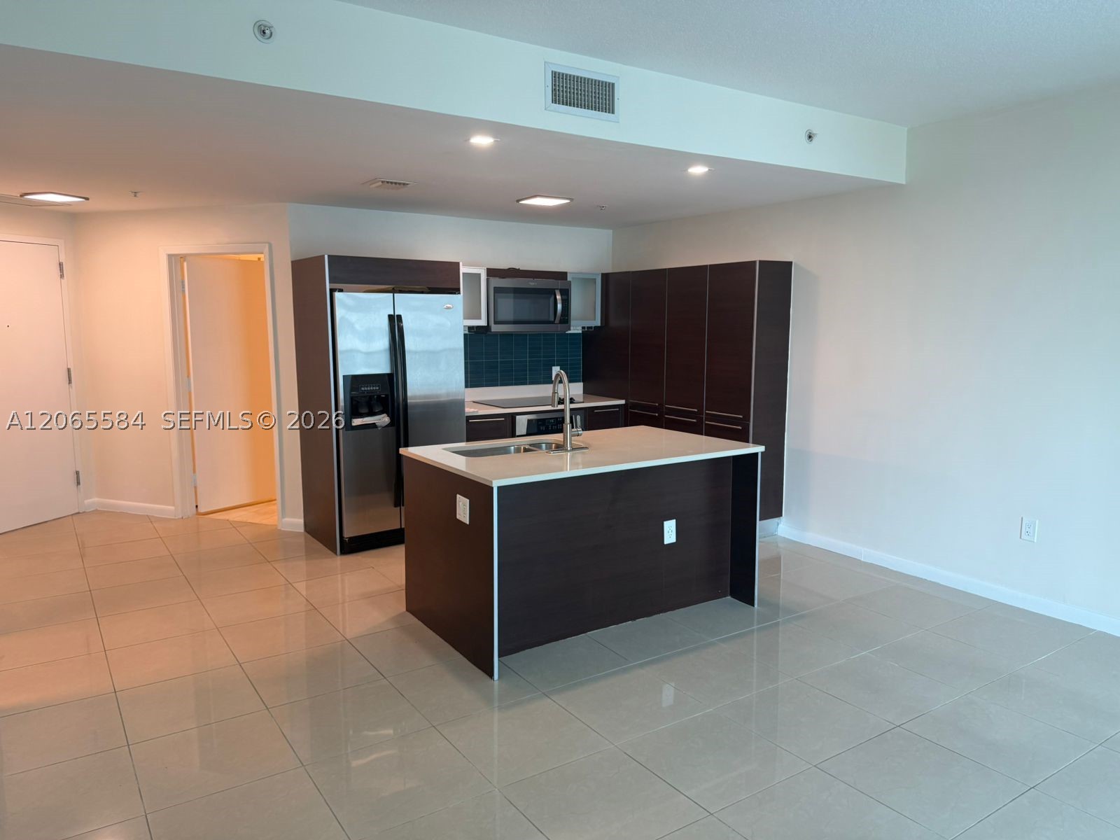 1900 N Bayshore Dr 1707 Property Photo 1