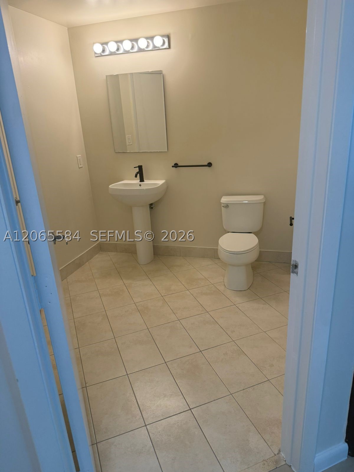 1900 N Bayshore Dr 1707 Property Photo 7