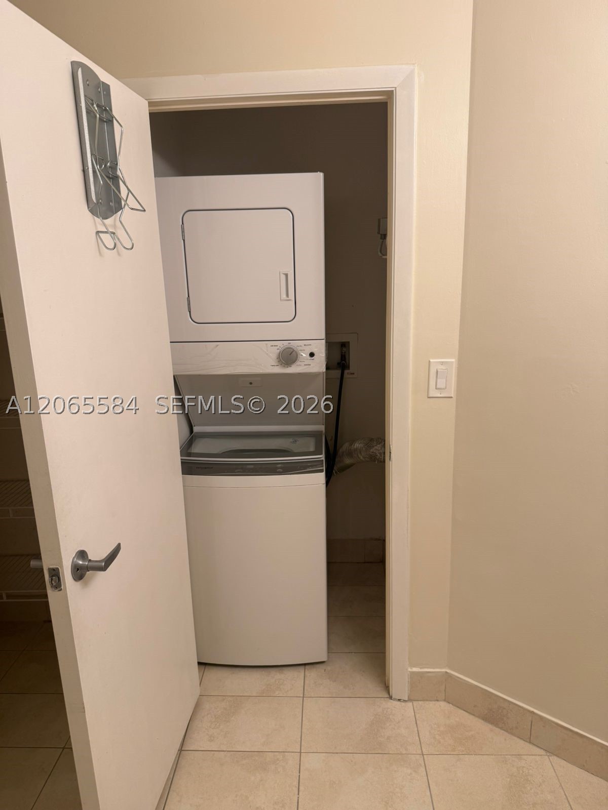 1900 N Bayshore Dr 1707 Property Photo 8