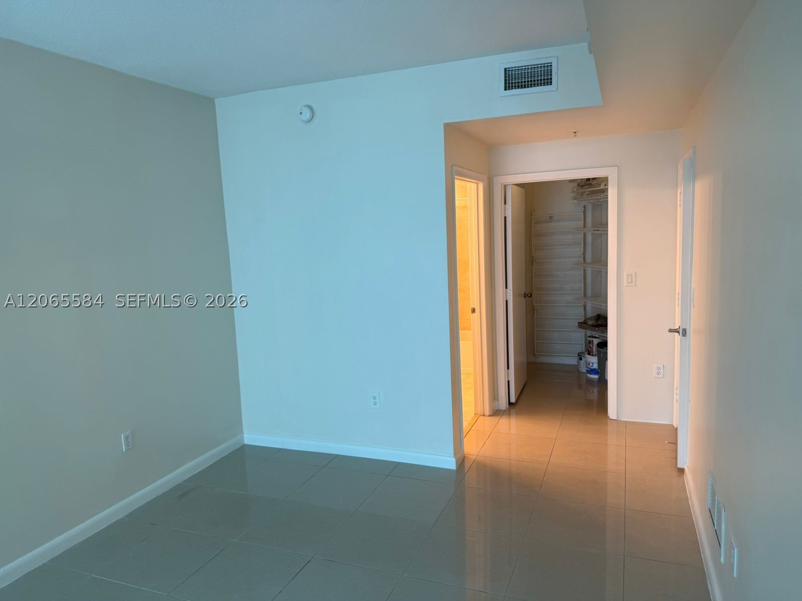 1900 N Bayshore Dr 1707 Property Photo 11