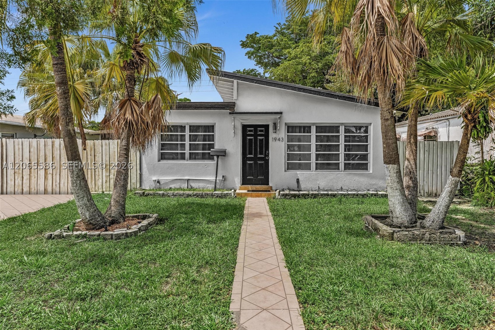 1943 Rodman St Property Photo 2