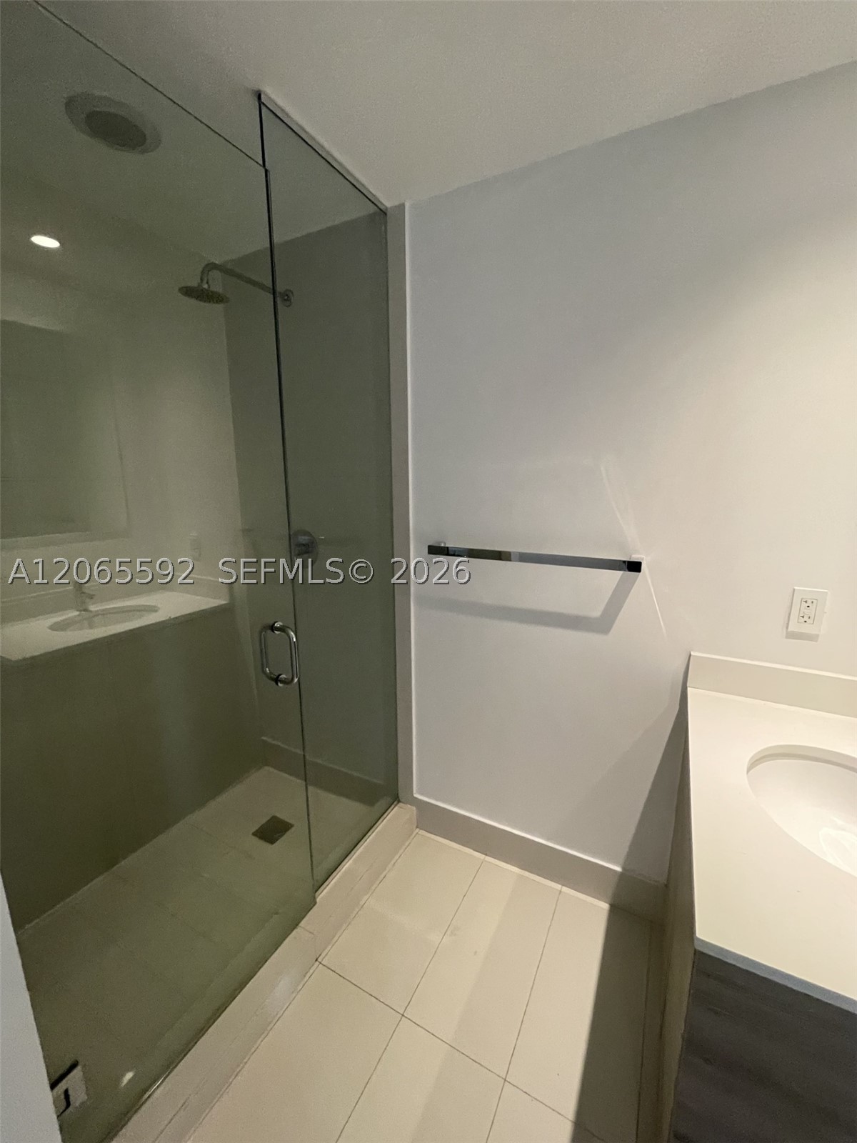 121 Ne 34th St 1810 Property Photo 8