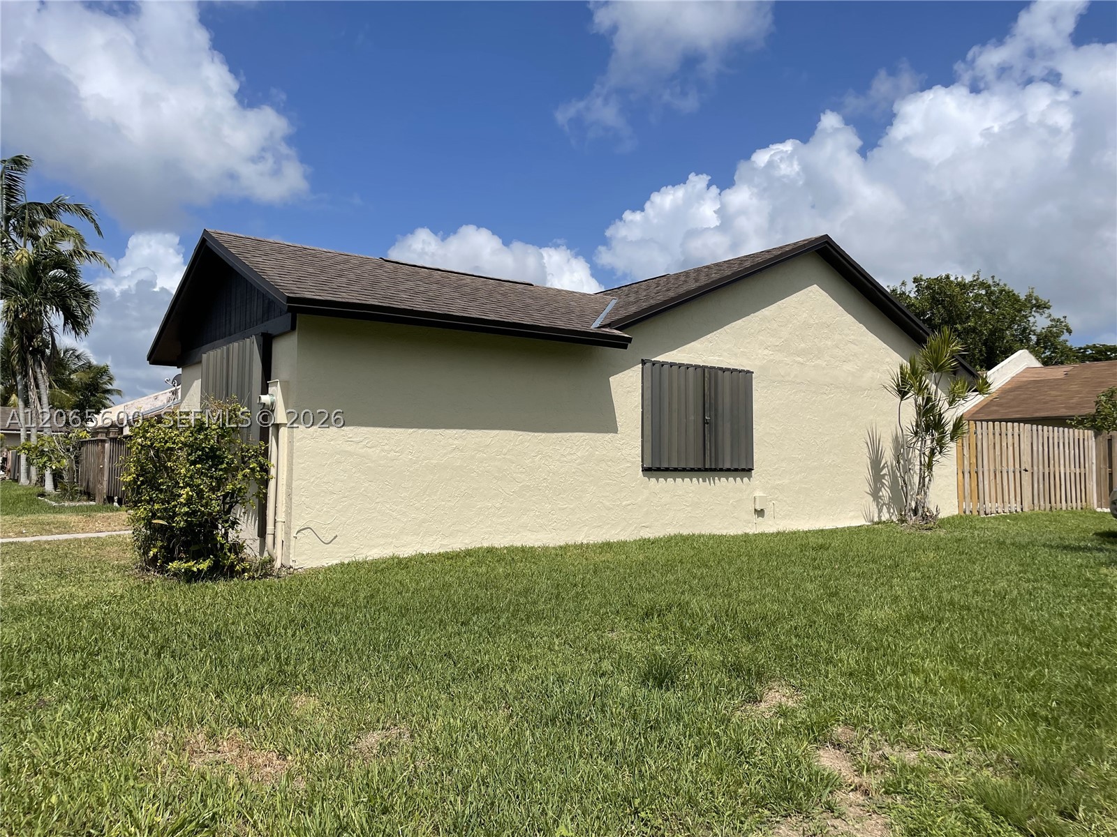 1447 Towhee St Property Photo 3